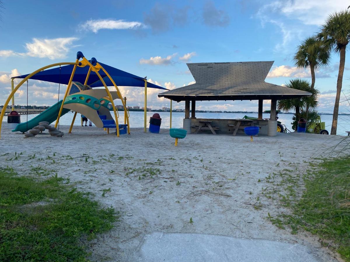 This Homestay Oasis Is The Cape'S Best Place To Stay ケープコーラル エクステリア 写真